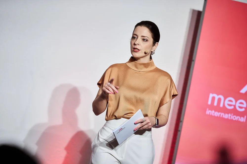 Cornelia Ertl moderiert beim meet austria international business summit 2026